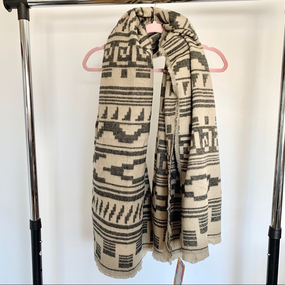 Aztec Blanket Scarf Shawl Wrap Scarf OS Cream Gray - Picture 2 of 6